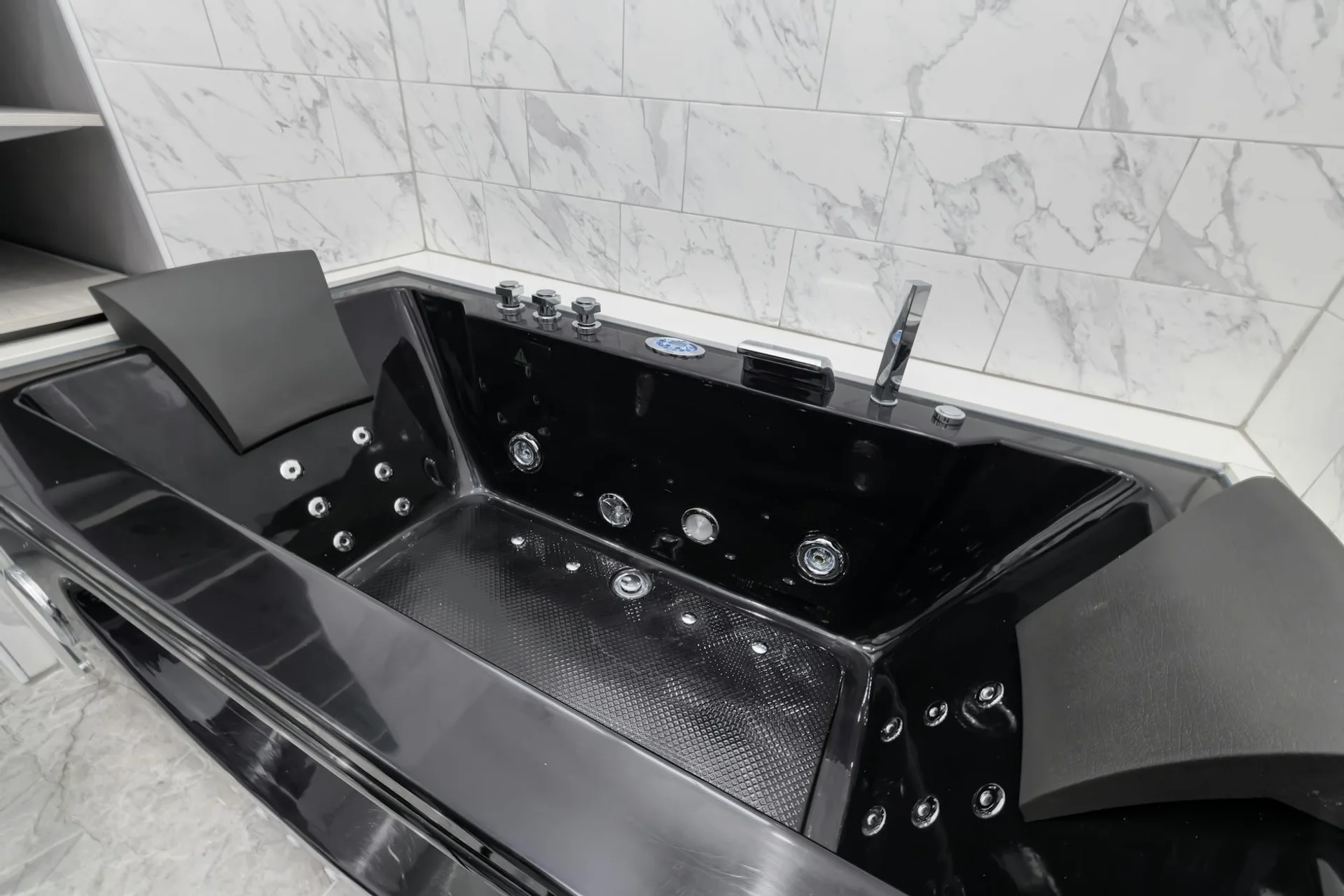 Стальная эмалированная ванна 150x70 Geberit